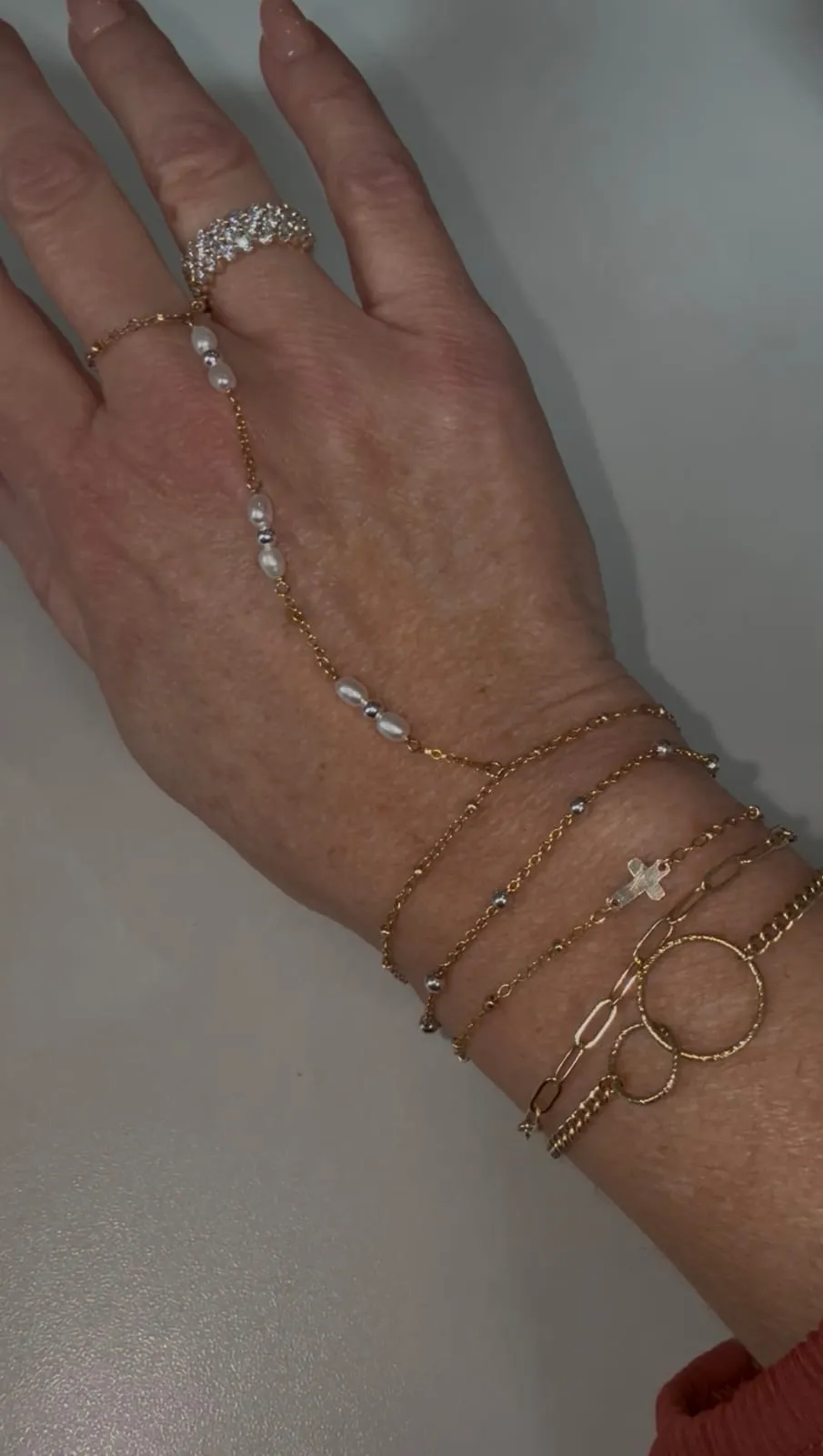 Permanent hand chain